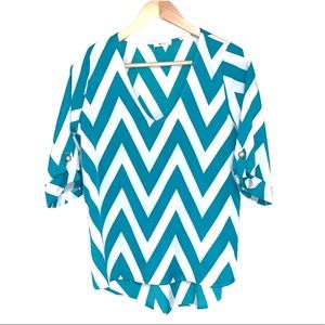 Beachy Flowy Teal and White Chevron Zig Zag V Neck Blouse Shirt Top Lightweight